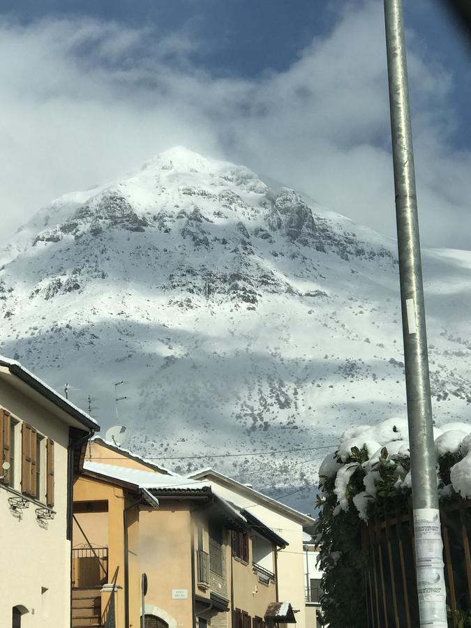 B&B Mo•Si Massa d'Albe Buitenkant foto