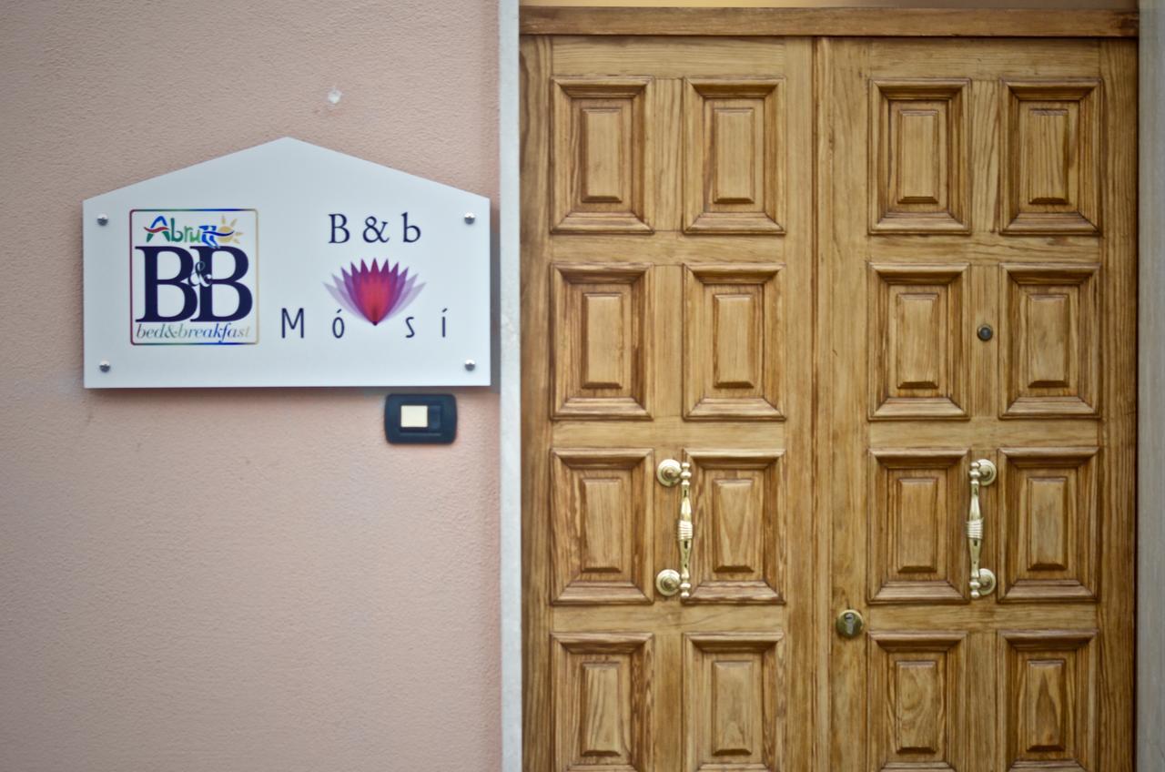 B&B Mo•Si Massa d'Albe Buitenkant foto