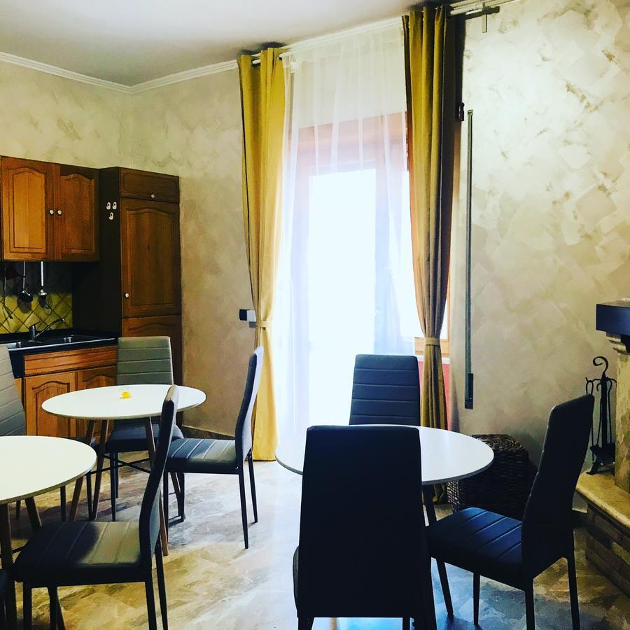 B&B Mo•Si Massa d'Albe Buitenkant foto