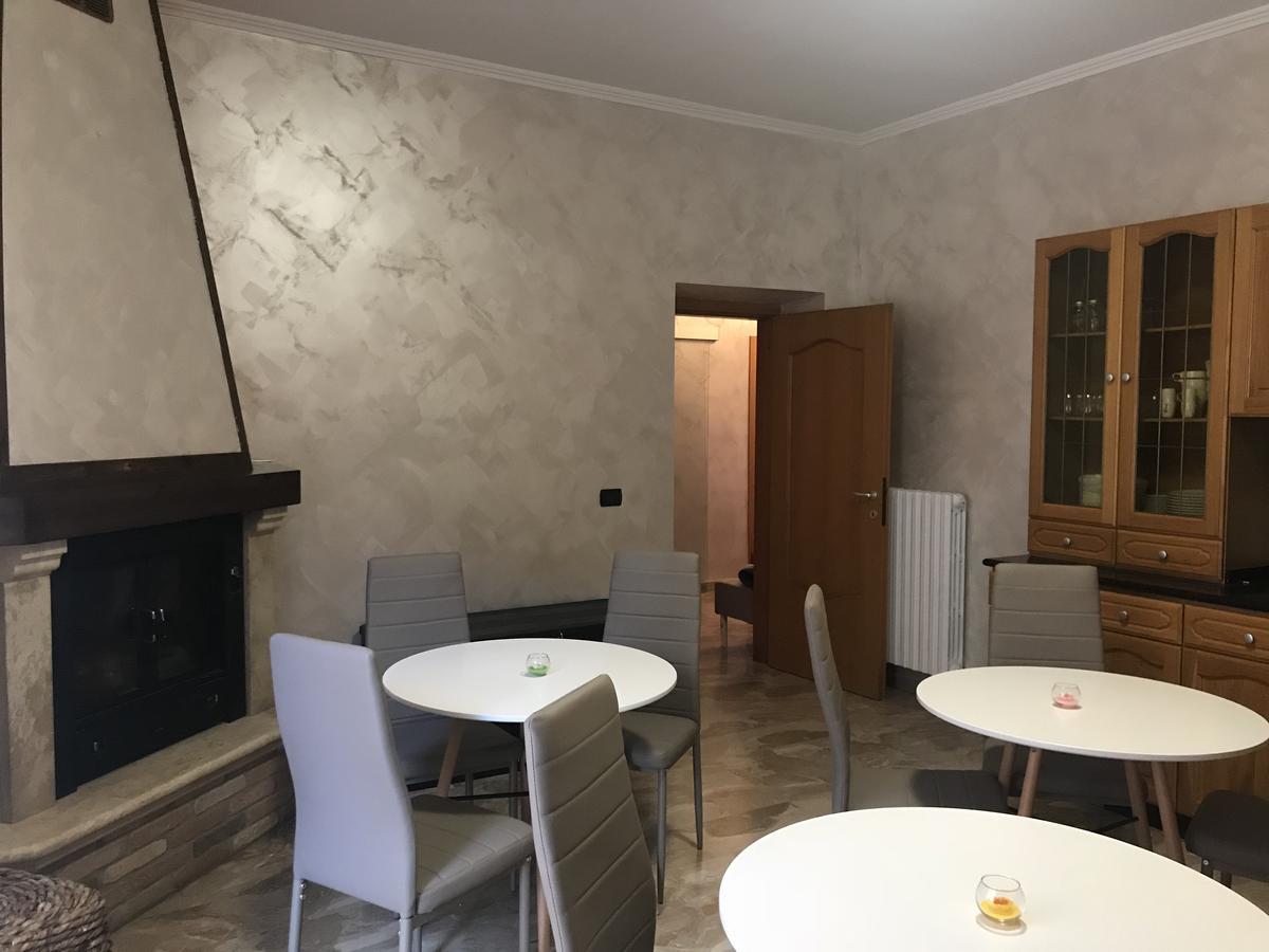 B&B Mo•Si Massa d'Albe Buitenkant foto